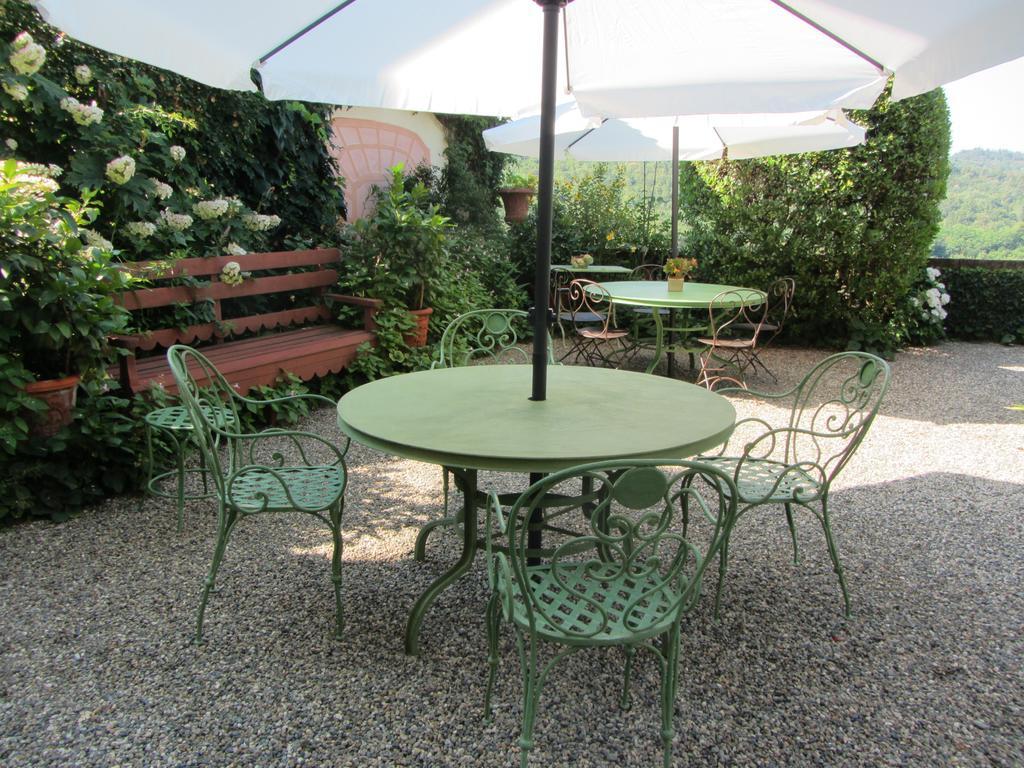 Castello Di Strambinello Acomodação com café da manhã Exterior foto