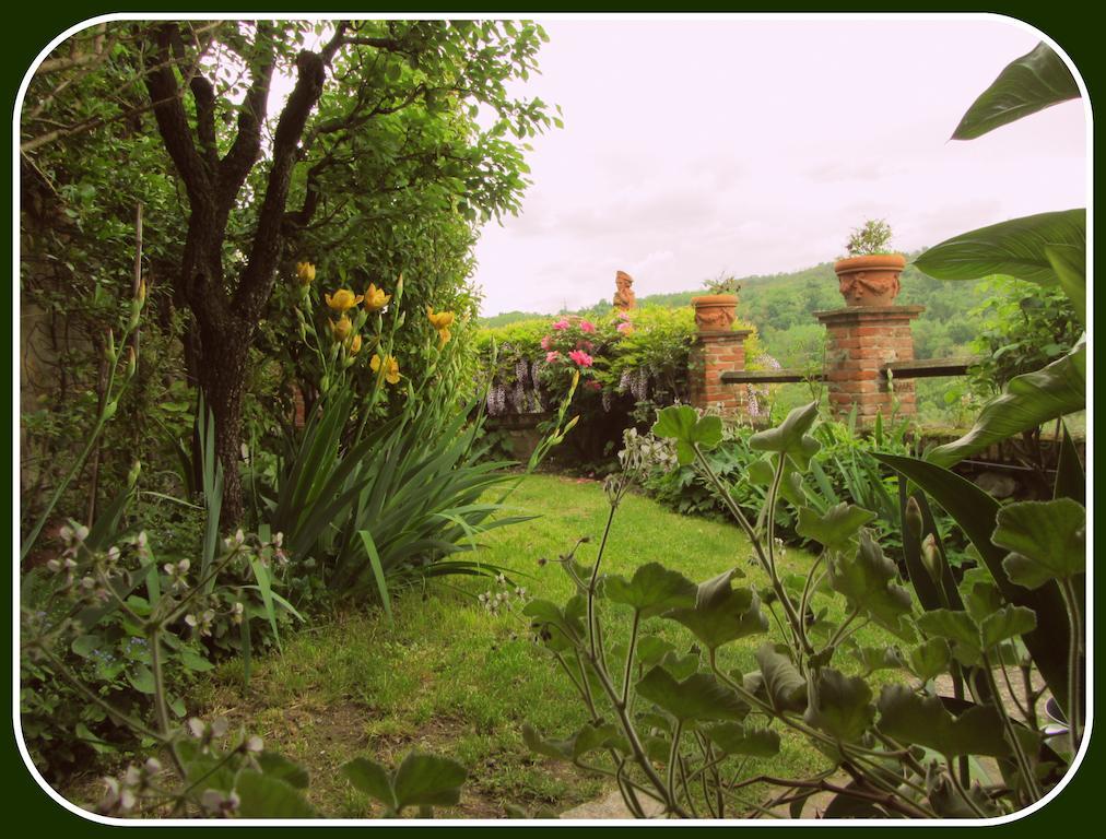 Castello Di Strambinello Acomodação com café da manhã Exterior foto